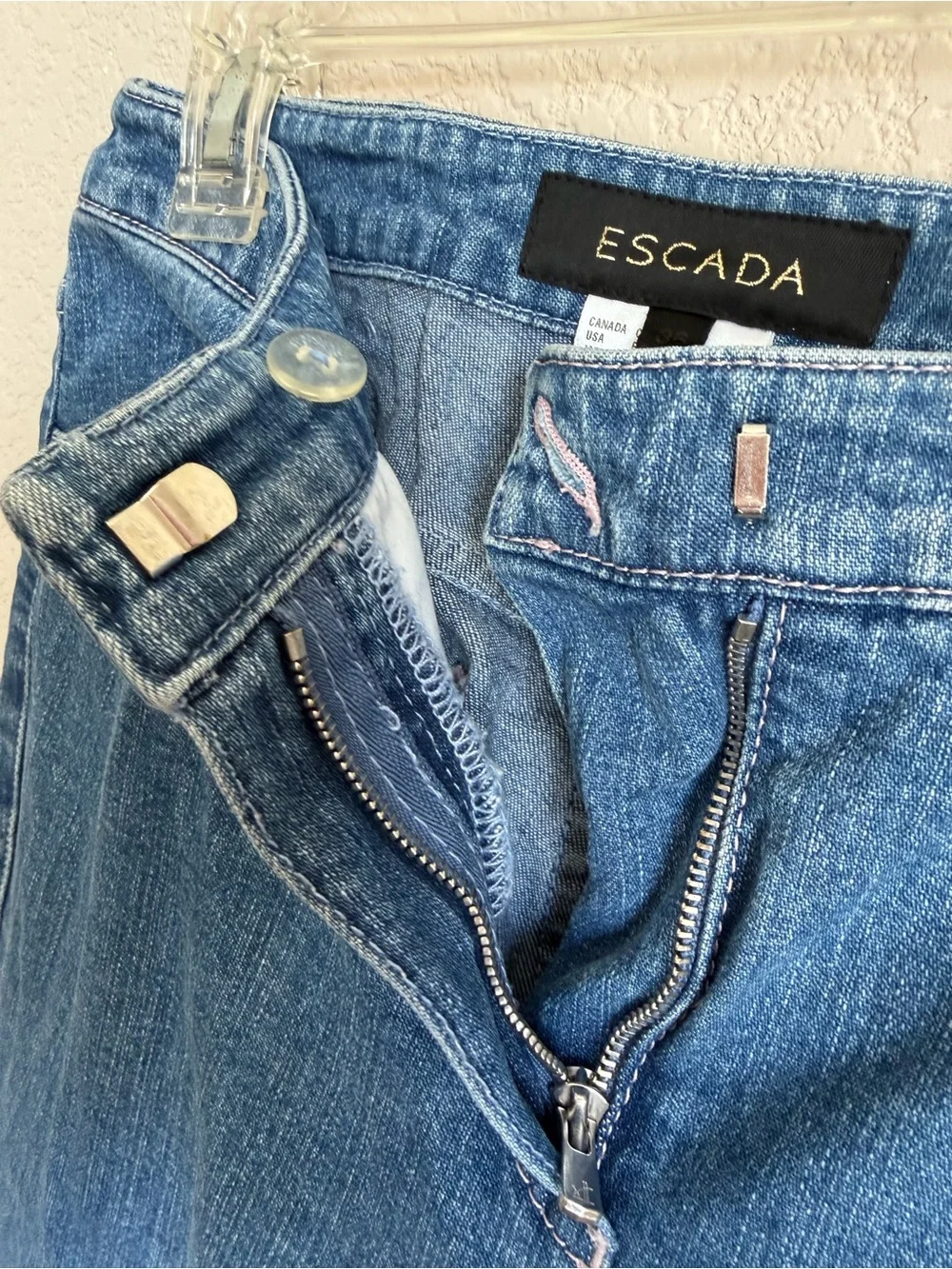 Escada Blue Denim Straight Jeans 36 US 6 Pink Leather Heart Patch Bow Ankle - Picture 5 of 14